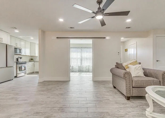 Holiday home Modern ~ 6 Mi To Beach!