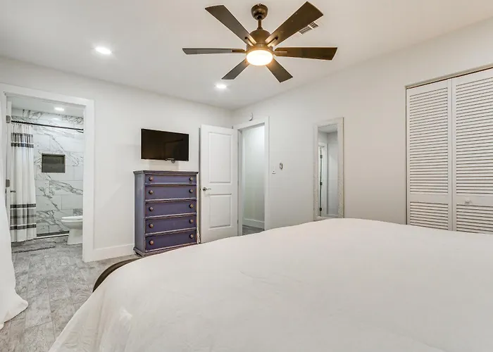 Holiday home Modern ~ 6 Mi To Beach! *
