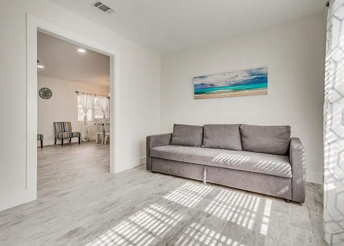 Holiday home Modern ~ 6 Mi To Beach!